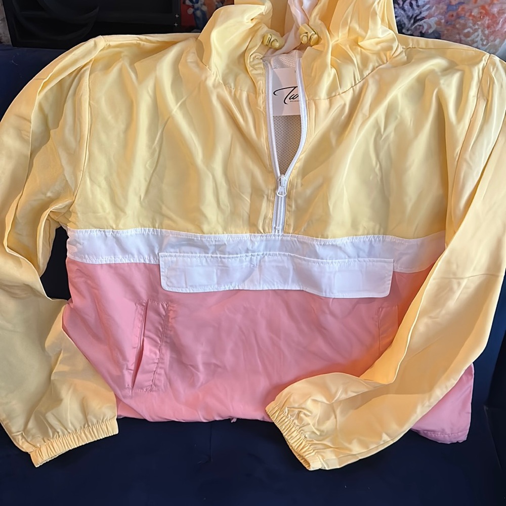 NWT windbreaker vintage style color blocked